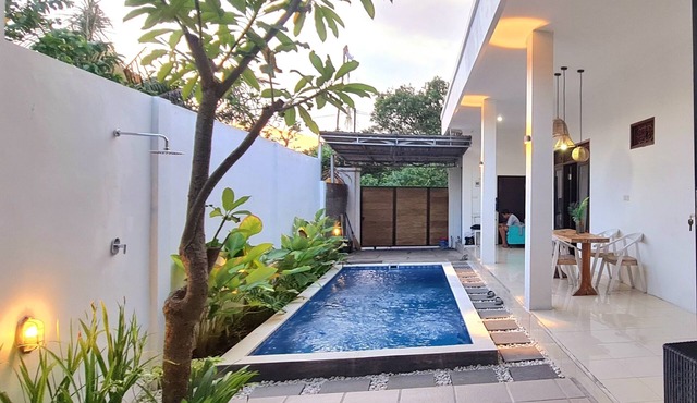Villa TJ Subali 3 bedroom private pool villa close to Seminyak in Bali