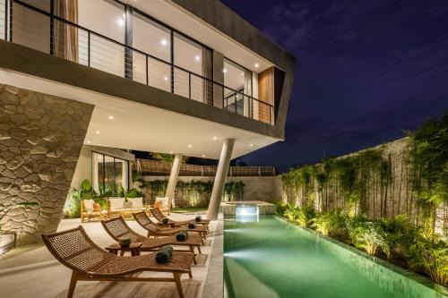 Villa Via Canggu in Canggu