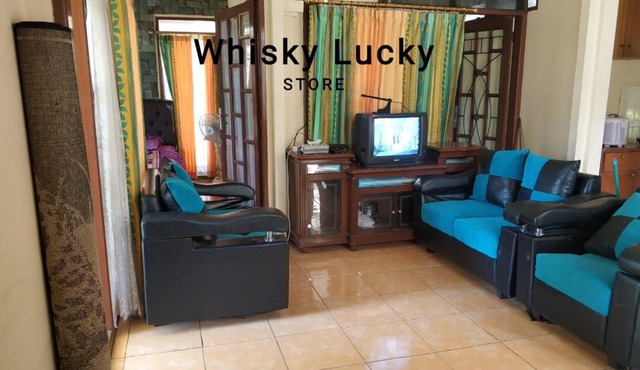 Villa WhiskyLucky411 in Cikundul