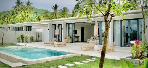 W&W Private two-bedroom villa with swimming pool in Lemonga