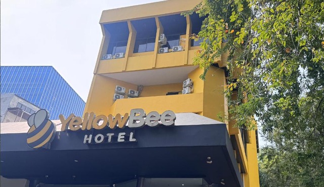 Yellow Bee Tanah Abang in Jakarta