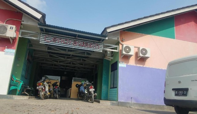 Yudi kios burung in Margakaya