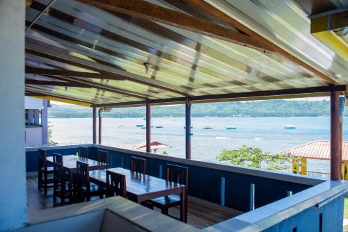 Yuni Surf House in Lagudri