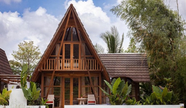 Zen Retreat with Ricefield and Mountain View with Pool in Silebeng