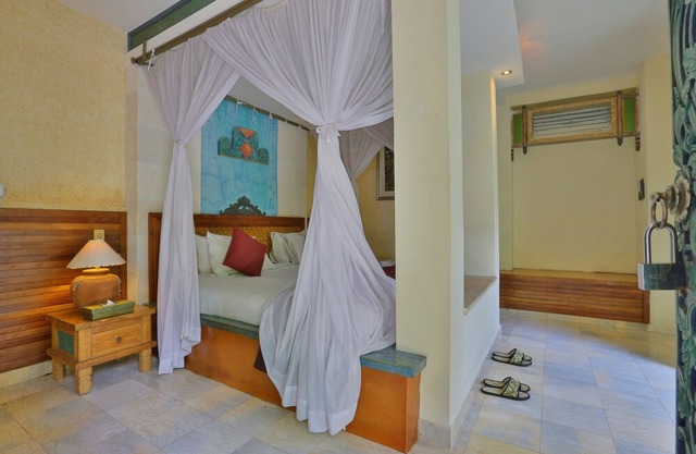 1 BR Villa near Ubud with a private plunge pool and a living area incl breakfast in Denpasar