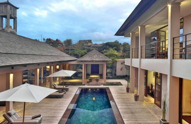 2 Bedrooms, stay at 4 Bedroom Jimbaran Luxury Villa, Exclusive Use! in Jimbaran