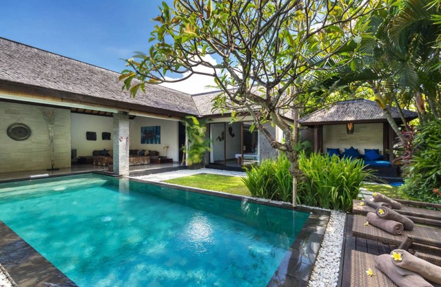 320 m² Villa ∙ 4 bedrooms ∙ 8 guests in North Kuta