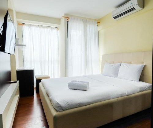 Comfy Studio Tifolia Apartment By Travelio in Jakarta