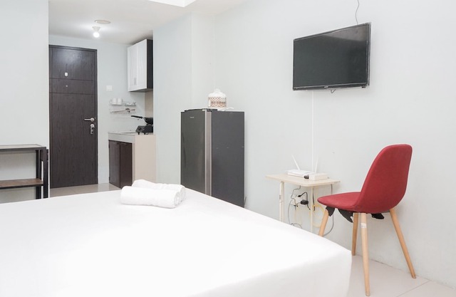Stunning Studio at Baileys Apartment in Ciputat