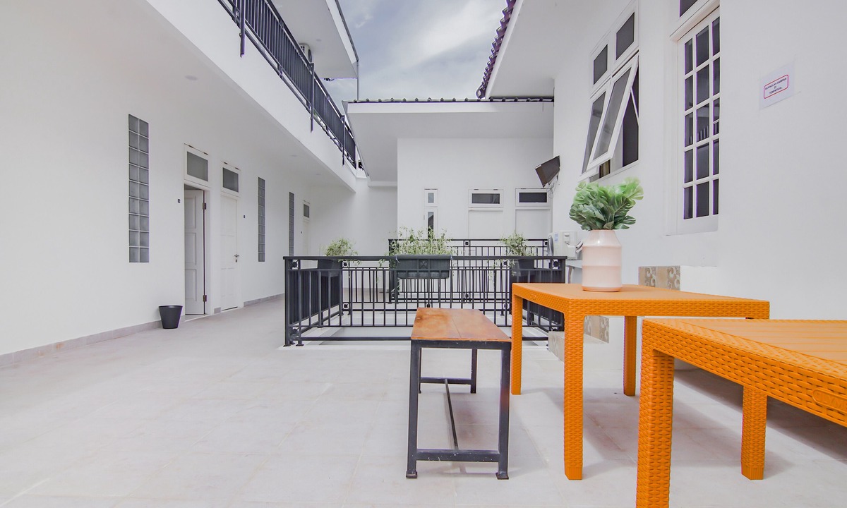 Bangka Hotel | Capital O 90342 Kemang Garden