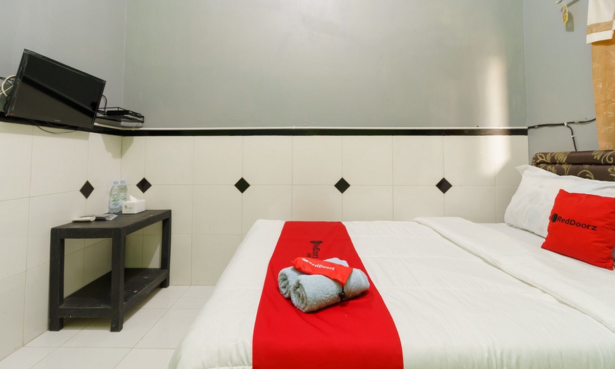 Babakan House | RedDoorz Syariah near Ciledug Station