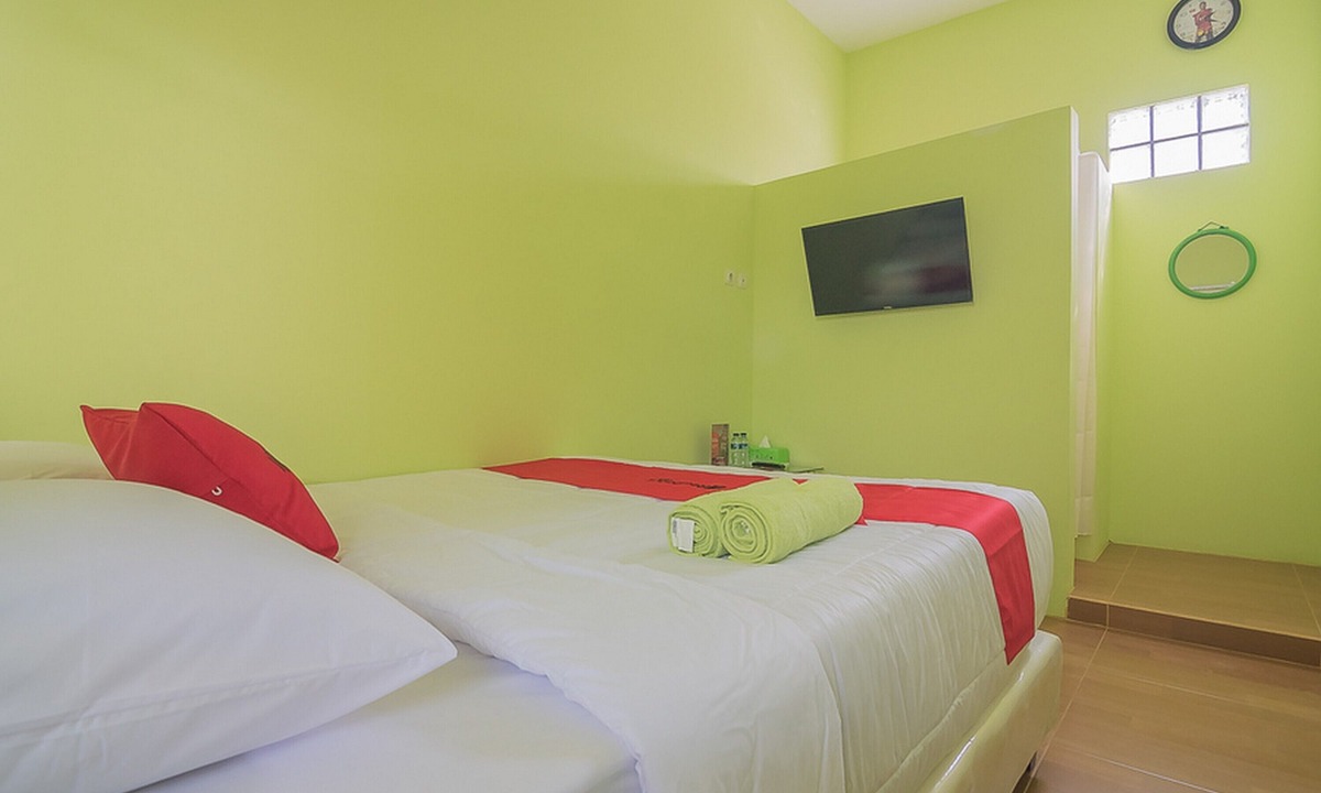 Subang Hotel | RedDoorz Syariah near Museum Wisma Karya Subang