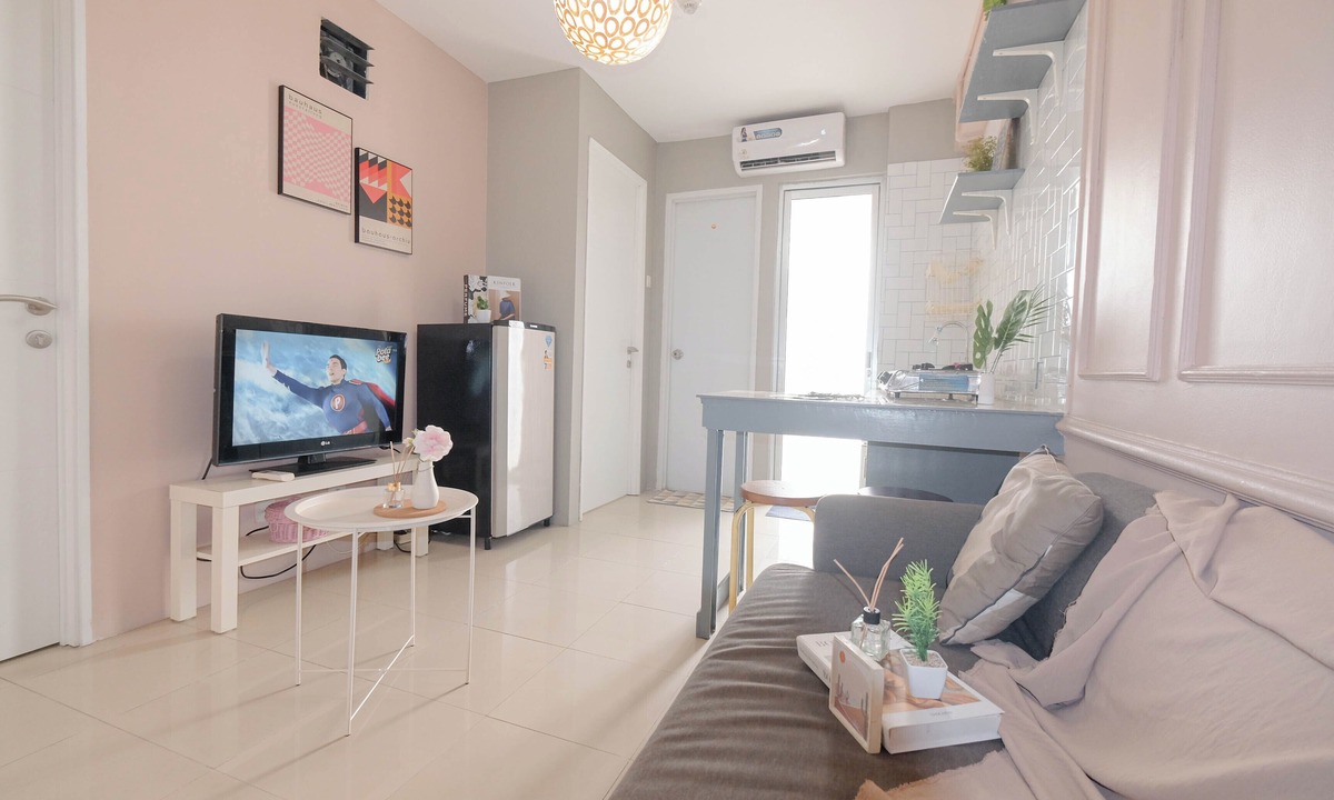 Jatinegara Apartment | Soft Toned And Comfy 2Br Near Mall At Bassura City Apartment