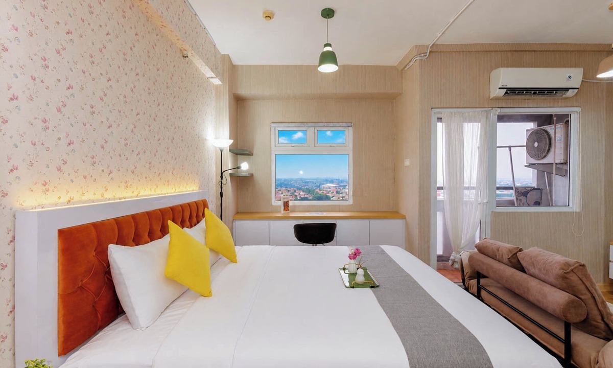 Jakarta Apartment | Classic And Restful Studio Room At Apartment Green Pramuka City