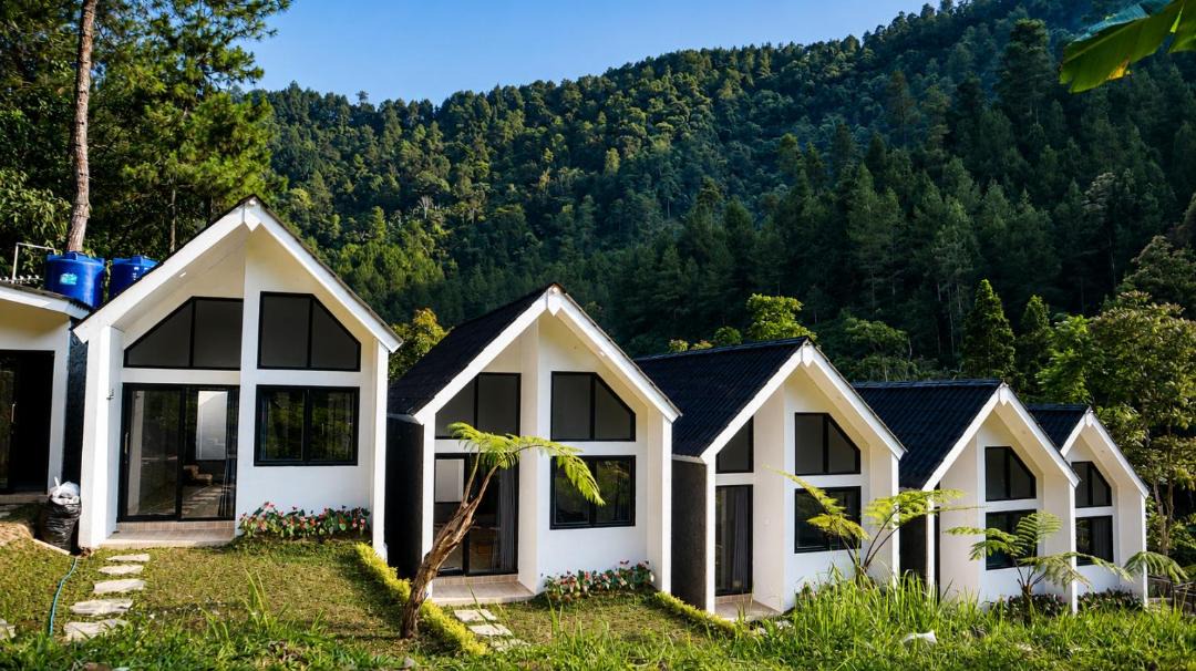 Hargomulyo Cabin | ULYAKABIN Glamping Tawangmangu Private Pool Air Hangat Plus BBQ