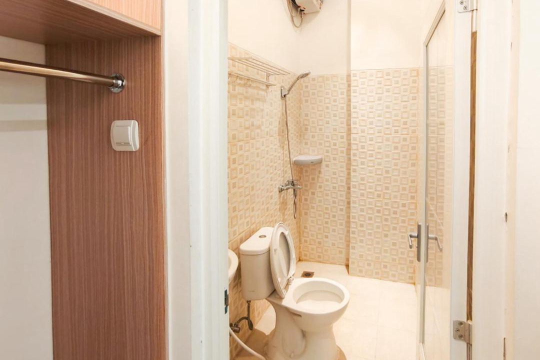Pare Hotel | JENGGO Riverside Mitra RedDoorz near Kampung Inggris Pare