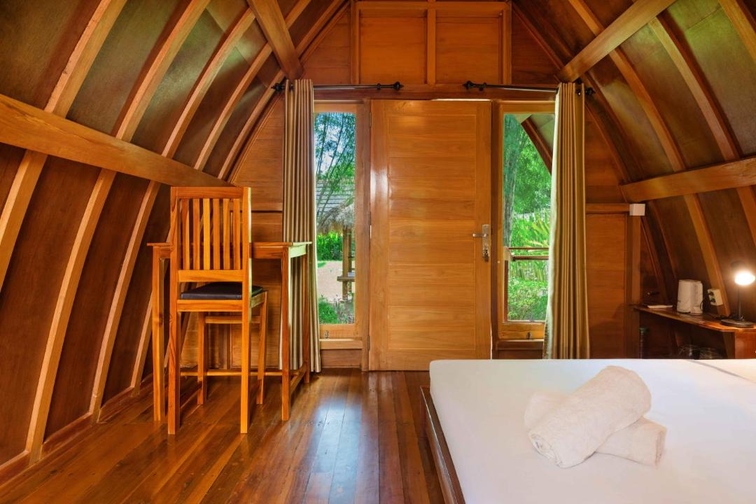 Sumbawa Barat Villa | Kaia Raya Surf Lodge
