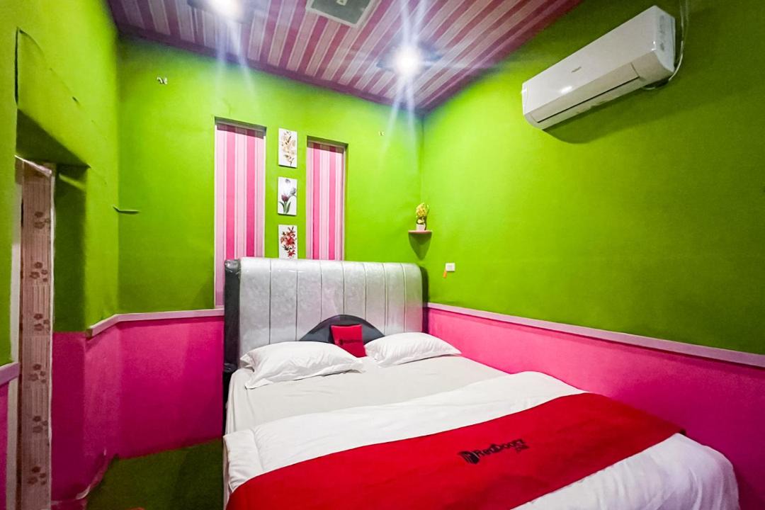 Pandan Hotel | RedDoorz Syariah at Jalan RJ Junjungan Lubis Pandan