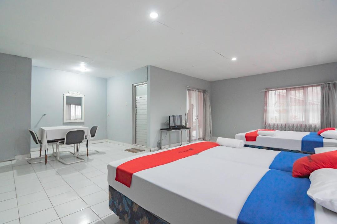 Bandung Hotel | RedDoorz near Farm House 4