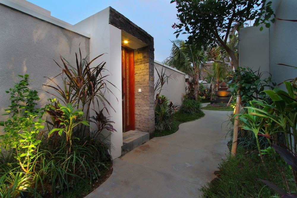 Photo of Buildings in Petitenget
