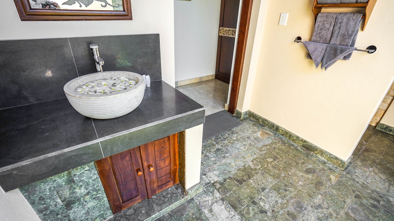 Photo of Bathroom in Rote Island
