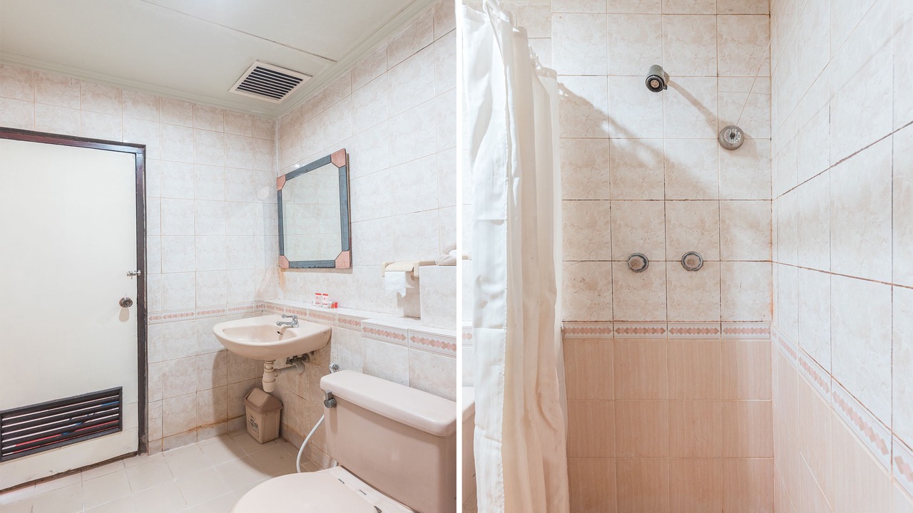 Photo of Bathroom in Chinatown