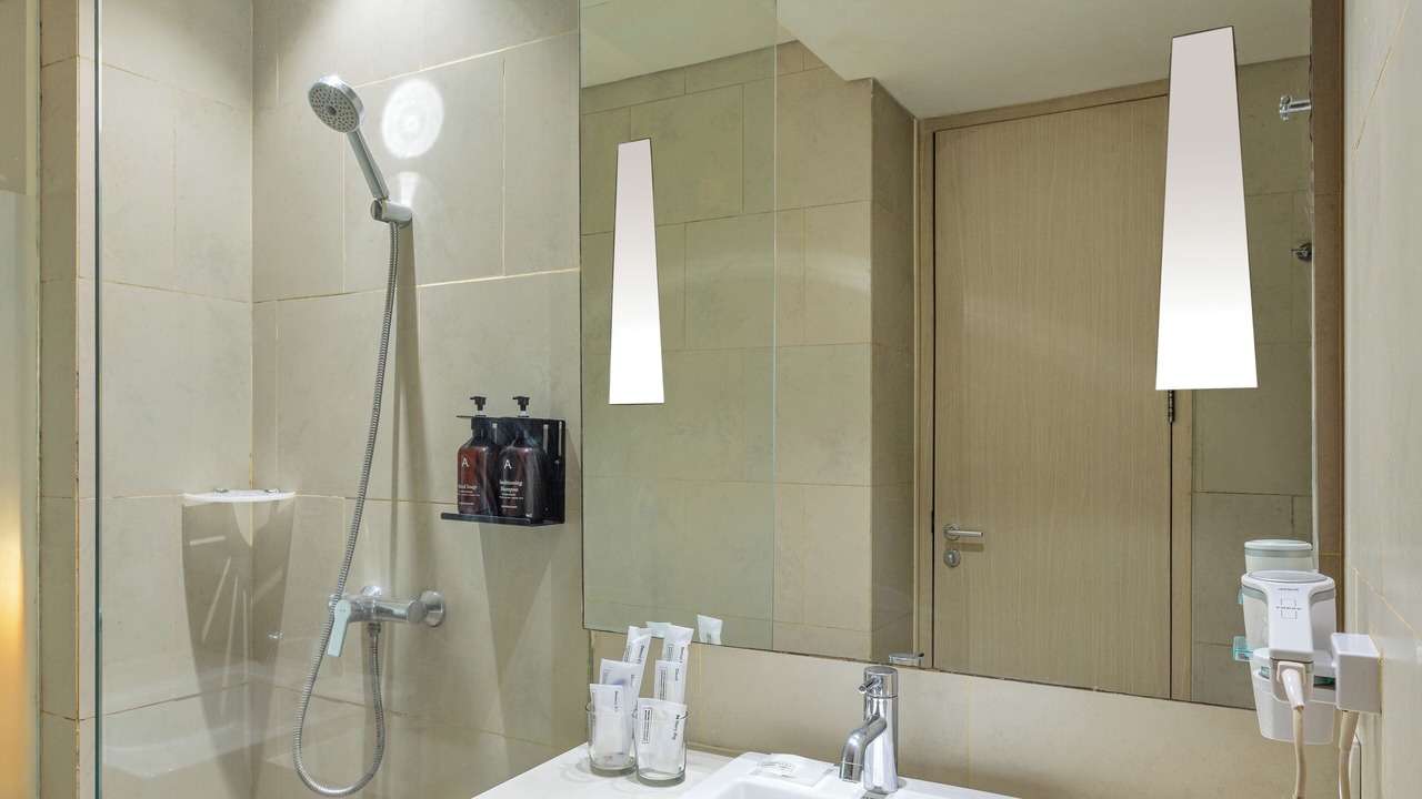 Photo of Bathroom in Gambir