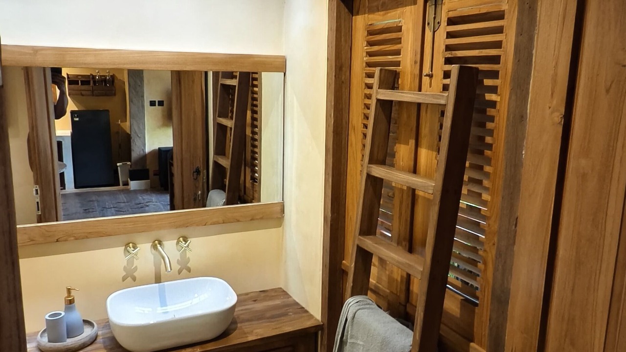 Photo of Bathroom in Bangunjiwo