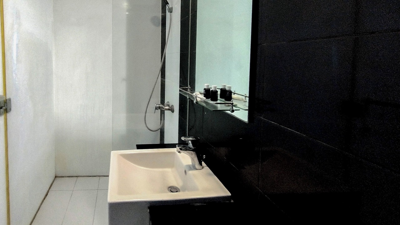 Photo of Bathroom in Siwalankerto