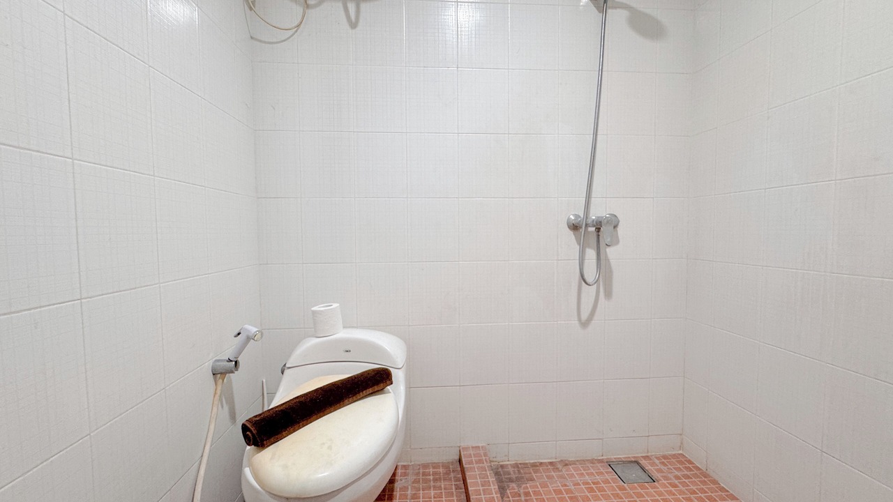 Photo of Bathroom in Siwalankerto