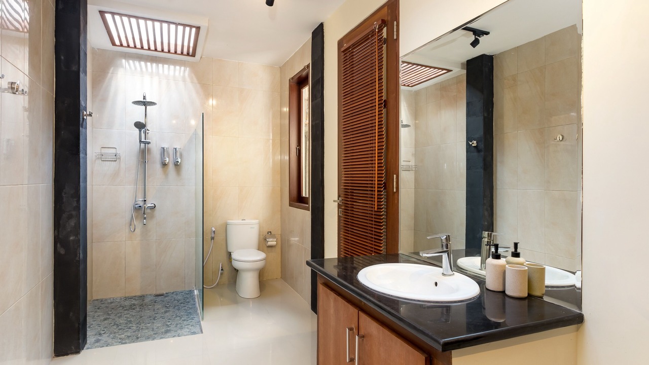 Photo of Bathroom in Laksmana