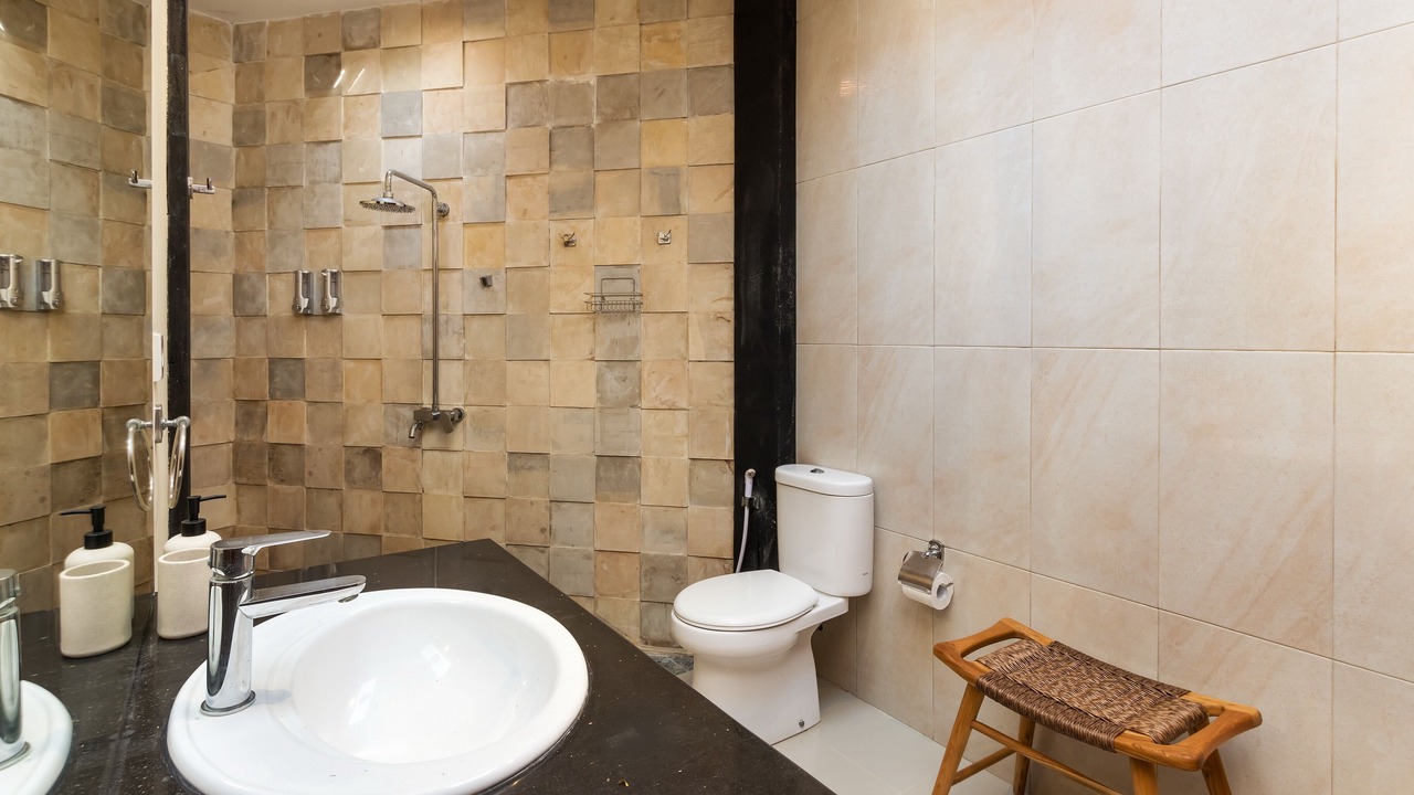 Photo of Bathroom in Laksmana