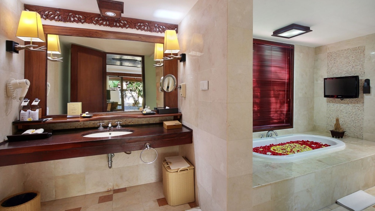 Photo of Bathroom in Kartika Plaza