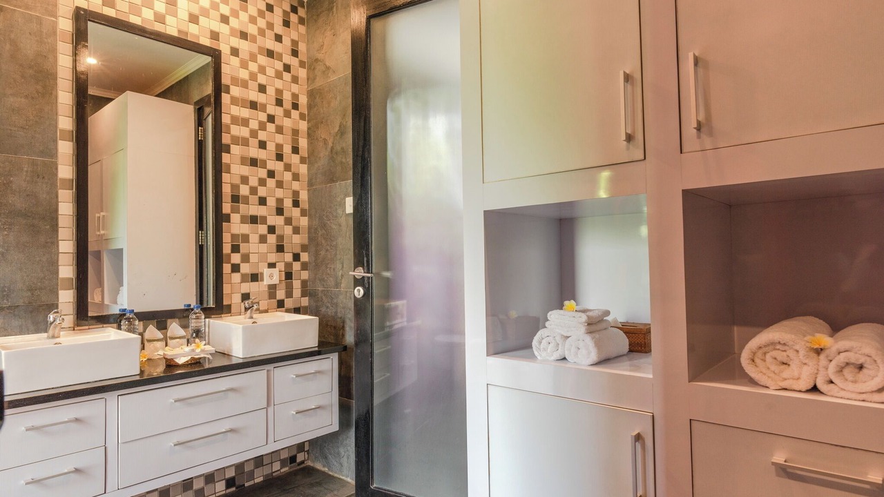 Photo of Bathroom in Kalisada