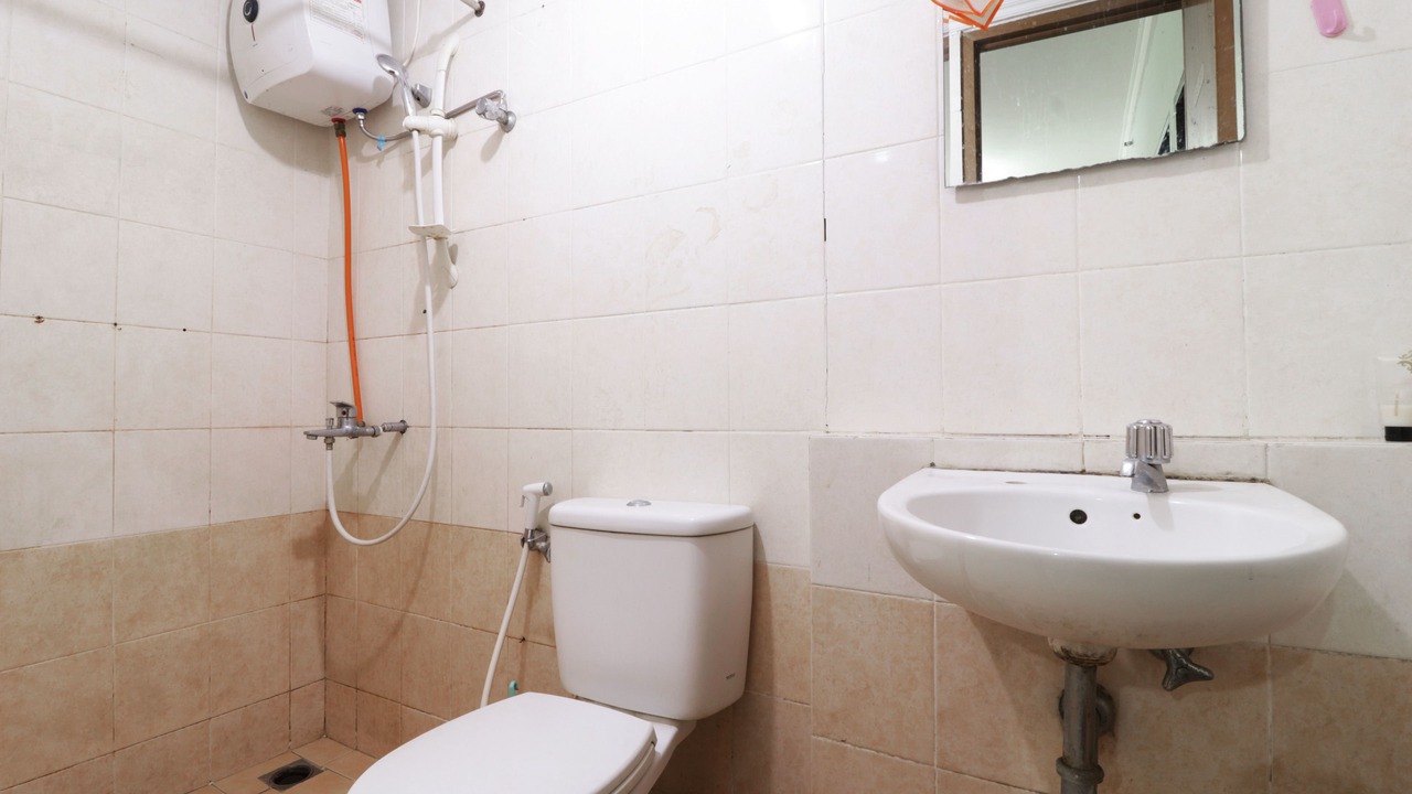 Photo of Bathroom in Chinatown