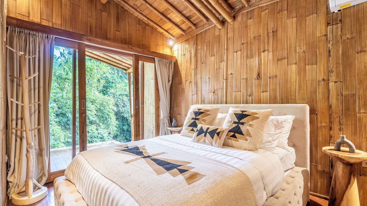 Photo of Bedroom in Delod Peken