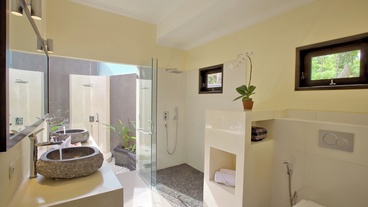 Photo of Bathroom in Kalibukbuk
