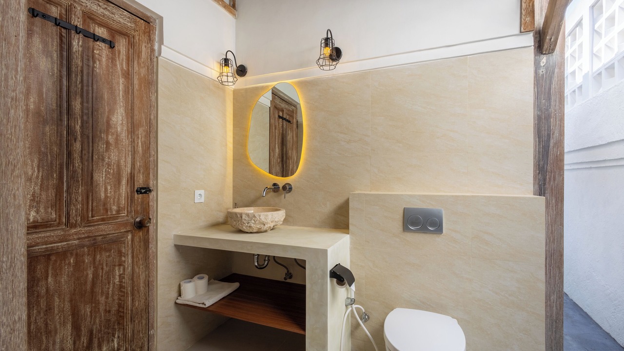 Photo of Bathroom in Kartika Plaza