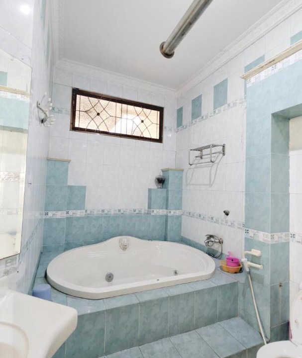 Photo of Bathroom in Suko Manunggal