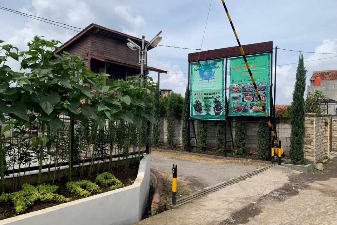 Photo of Buildings in Parongpong