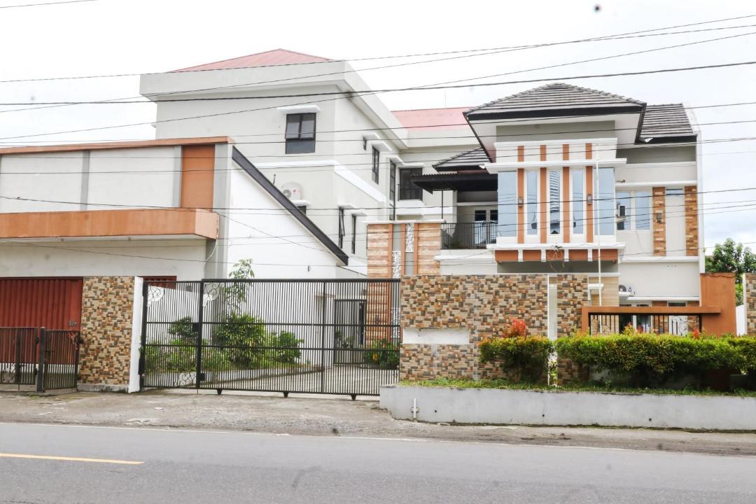 Photo of Buildings in Langowan