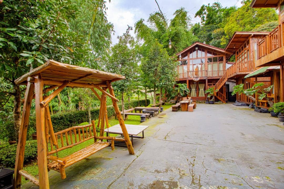 Photo of Buildings in Cimacan