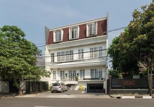 RedDoorz Syariah Plus Near Pancoran 2 in South Jakarta
