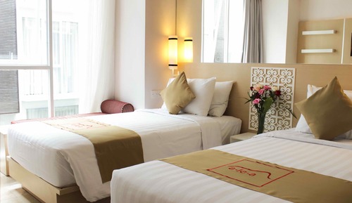 Deluxe Room, Pool View