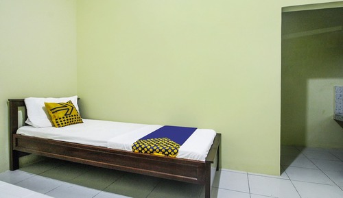 Economy Twin Room