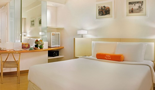 Room, Pool View (HARRIS)