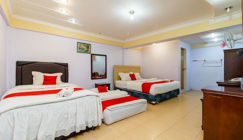 Family Room (RedDoorz)