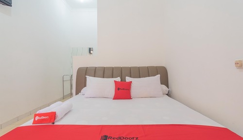 Economy Double Room (Reddoorz)
