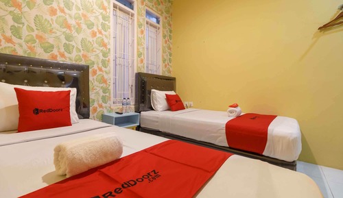 Twin Room (Reddoorz)