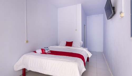 Double Room (Reddoorz)